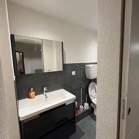 Daire Bes - 40 M2, Centre-ville, Renove